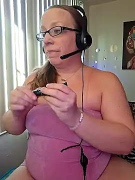 Snapshot of XxMs_StarzxX chatting on 04.14.26 XxMs StarzxX online show from 04.14.26