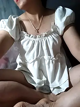 Quee Quee online show from 07.19.26