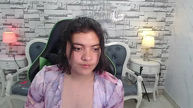 Snapshot of amalia_a chatting on 07.28.26 amalia a online show from 07.28.26