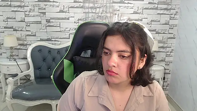 Snapshot of amalia_a chatting on 07.29.26 amalia a online show from 07.29.26