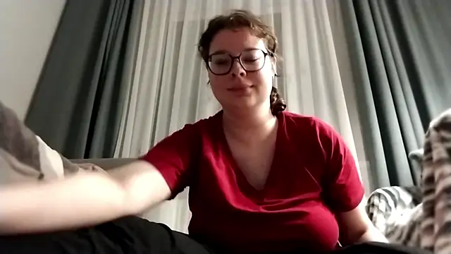 Snapshot of MulaVixen chatting on 07.20.26 MulaVixen online show from 07.20.26