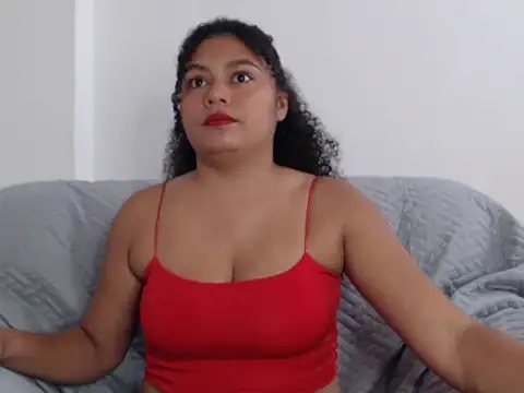 Snapshot of Aria_ferrer chatting on 07.25.26 Aria ferrer online show from 07.25.26
