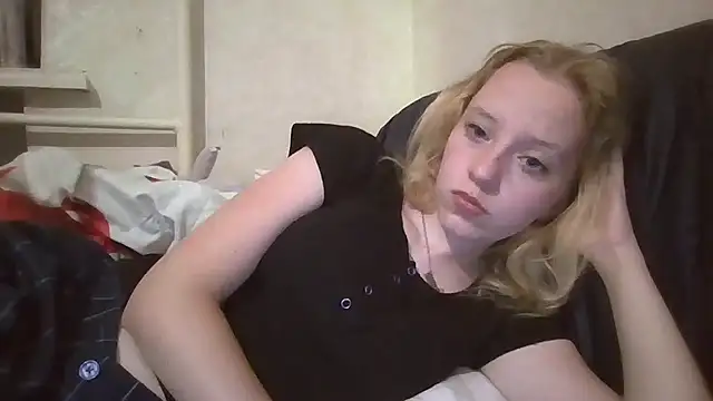 Snapshot of Ket-mis chatting on 07.24.26 Ket-mis online show from 07.24.26