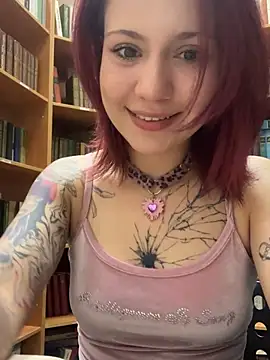 Snapshot of Lilly__Kiss chatting on 07.28.26 Lilly Kiss online show from 07.28.26