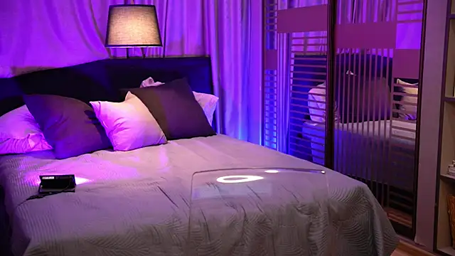 LinaLoom online show from 07.23.26