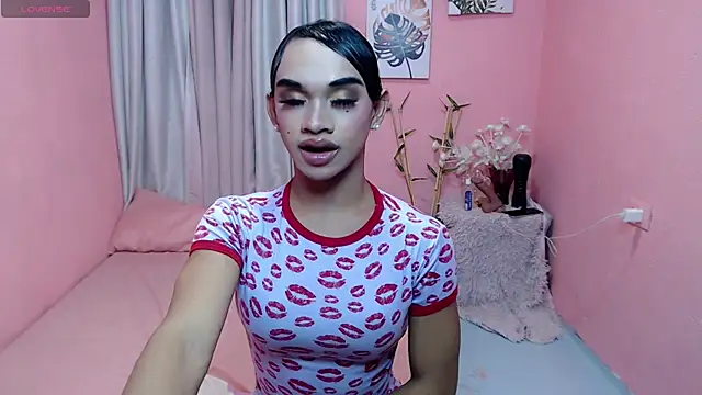 VivienneLuxe online show from 07.18.26