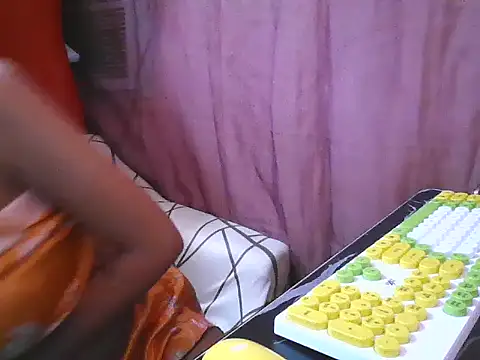Snapshot of SaucyPussyxx chatting on 07.17.26 SaucyPussyxx online show from 07.17.26