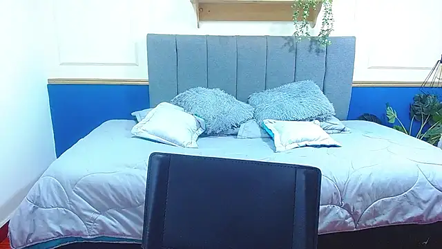 Snapshot of jessi_fem chatting on 07.29.26 jessi fem online show from 07.29.26