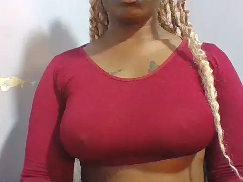 Snapshot of sassie_love chatting on 07.26.26 sassie love online show from 07.26.26