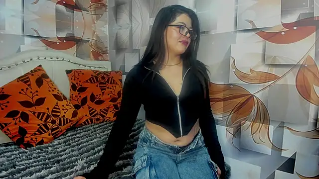 Snapshot of VALENTINA_PURPLE chatting on 07.25.26 VALENTINA PURPLE online show from 07.25.26