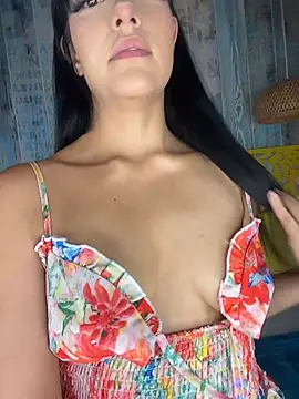 Snapshot of HeyScarletXXX chatting on 07.25.26 HeyScarletXXX online show from 07.25.26