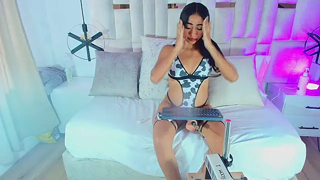 Tilly Amour online show from 07.25.26
