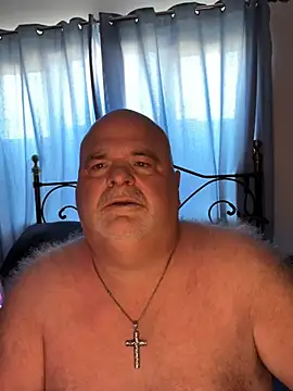 Snapshot of greyoakbear chatting on 07.27.26 greyoakbear online show from 07.27.26