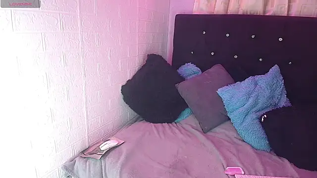 Snapshot of Tatiana_oficiall chatting on 07.24.26 Tatiana oficiall online show from 07.24.26