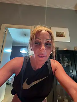 cari guerrera online show from 07.25.26