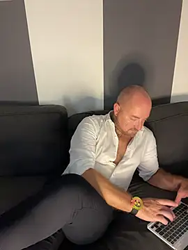 Snapshot of just_luca chatting on 07.30.26 just luca online show from 07.30.26