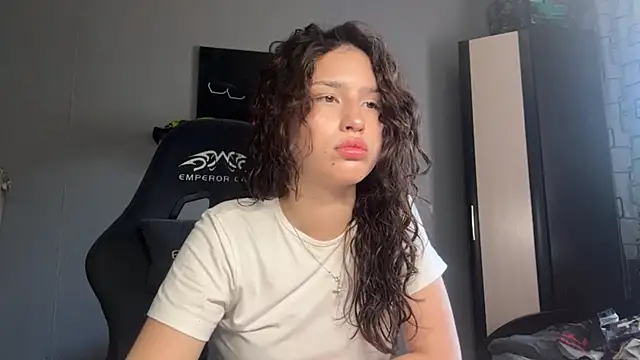 Snapshot of SharolynSalle chatting on 07.25.26 SharolynSalle online show from 07.25.26