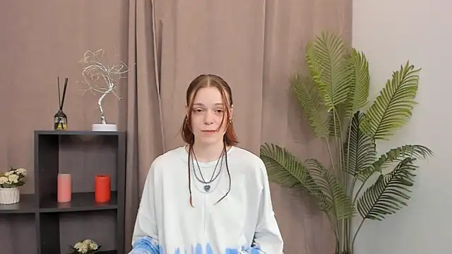 YaelHoughtling online show from 07.26.26