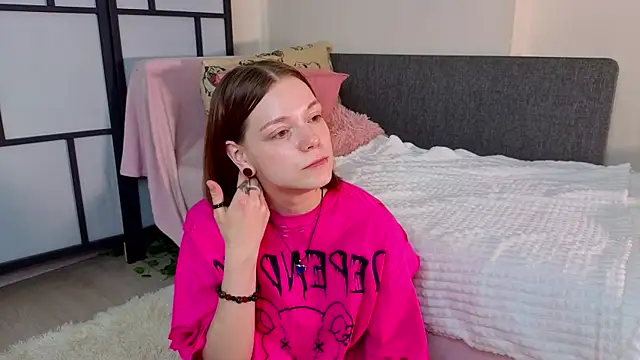 YaelHoughtling online show from 07.28.26