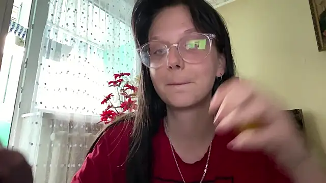 Snapshot of HeatherMiley chatting on 07.21.26 HeatherMiley online show from 07.21.26