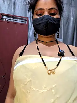 Snapshot of Laila_fuck chatting on 07.31.26 Laila fuck online show from 07.31.26