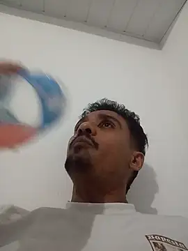 Snapshot of kaliuLeal chatting on 08.03.26 kaliuLeal online show from 08.03.26