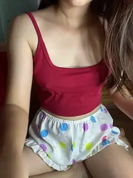Snapshot of babyy-girl2k chatting on 07.29.26 babyy-girl2k online show from 07.29.26