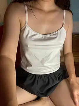 Snapshot of babyy-girl2k chatting on 07.30.26 babyy-girl2k online show from 07.30.26