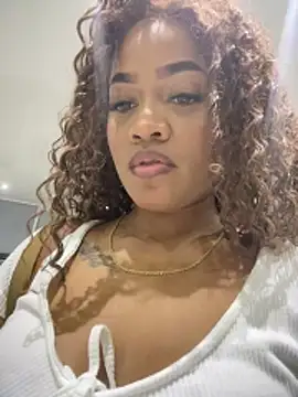 Snapshot of riri_brunnete chatting on 05.03.26 riri brunnete online show from 05.03.26