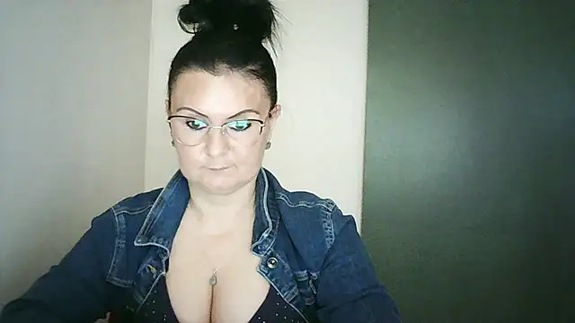 Snapshot of SonjaFlirt chatting on 07.28.26 SonjaFlirt online show from 07.28.26