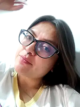 Snapshot of CarolineHot_04 chatting on 07.26.26 CarolineHot 04 online show from 07.26.26