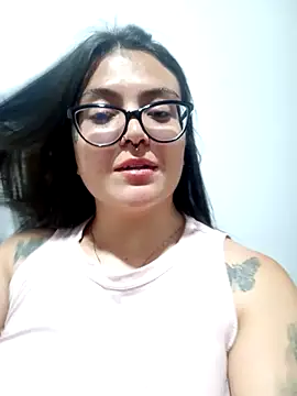 Snapshot of CarolineHot_04 chatting on 07.29.26 CarolineHot 04 online show from 07.29.26