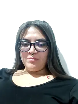 Snapshot of CarolineHot_04 chatting on 07.30.26 CarolineHot 04 online show from 07.30.26