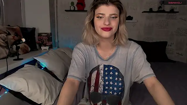 Snapshot of AleksandraCandy chatting on 07.26.26 AleksandraCandy online show from 07.26.26