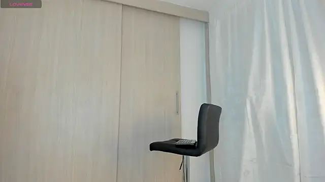 Snapshot of Sweetest_ivonny chatting on 07.27.26 Sweetest ivonny online show from 07.27.26