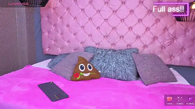 Snapshot of Mia_Hornnyxxx chatting on 07.27.26 Mia Hornnyxxx online show from 07.27.26
