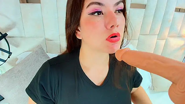Snapshot of Julianna_SX chatting on 07.28.26 Julianna SX online show from 07.28.26