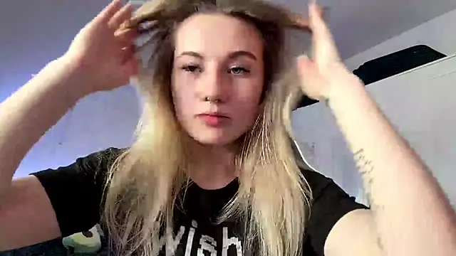 Snapshot of tutsiecutie chatting on 07.27.26 tutsiecutie online show from 07.27.26