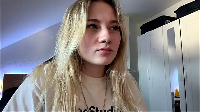 Snapshot of tutsiecutie chatting on 07.28.26 tutsiecutie online show from 07.28.26