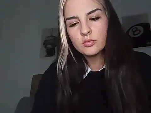 Snapshot of latinbabygirl chatting on 07.26.26 latinbabygirl online show from 07.26.26