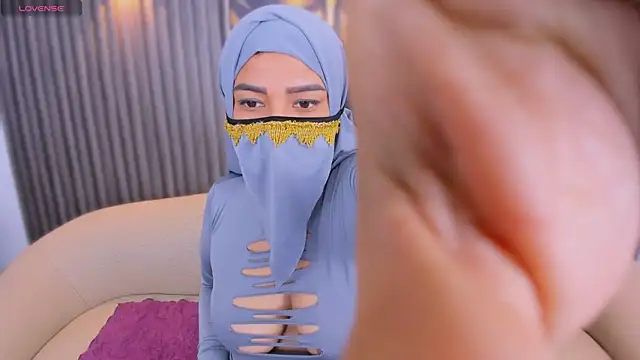 amira farahh online show from 07.28.26