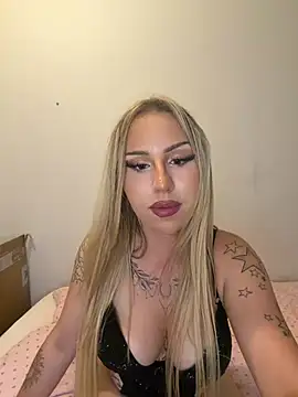 Snapshot of mila_kween chatting on 07.27.26 mila kween online show from 07.27.26