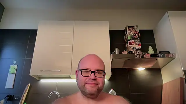 Snapshot of theitalianbear chatting on 03.30.26 theitalianbear online show from 03.30.26