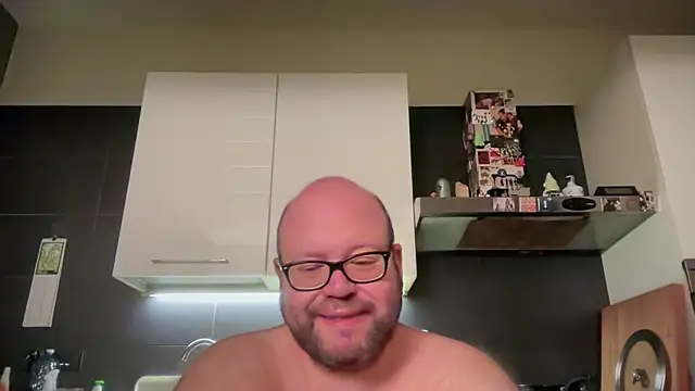 Snapshot of theitalianbear chatting on 05.15.26 theitalianbear online show from 05.15.26