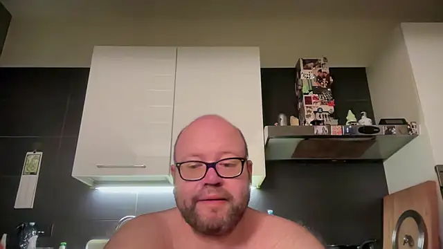Snapshot of theitalianbear chatting on 05.15.26 theitalianbear online show from 05.15.26
