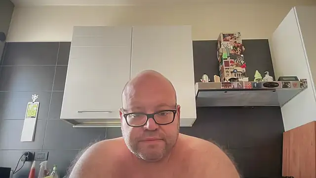 Snapshot of theitalianbear chatting on 05.26.26 theitalianbear online show from 05.26.26