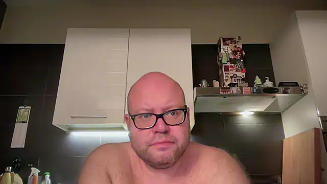 Snapshot of theitalianbear chatting on 05.28.26 theitalianbear online show from 05.28.26