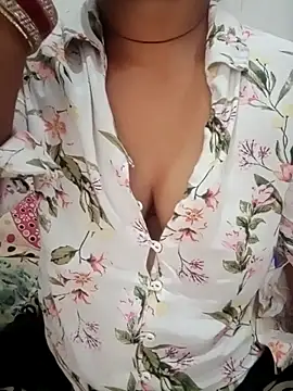 Snapshot of Avni_Yadav_001 chatting on 07.28.26 Avni Yadav 001 online show from 07.28.26