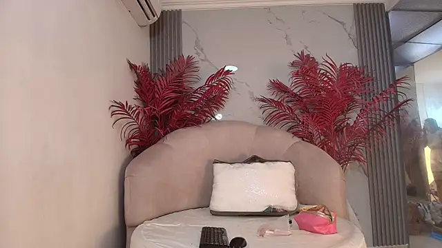 Miia Brooks9 online show from 07.28.26