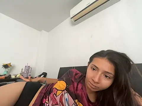 Snapshot of Jenniieebellx chatting on 07.28.26 Jenniieebellx online show from 07.28.26